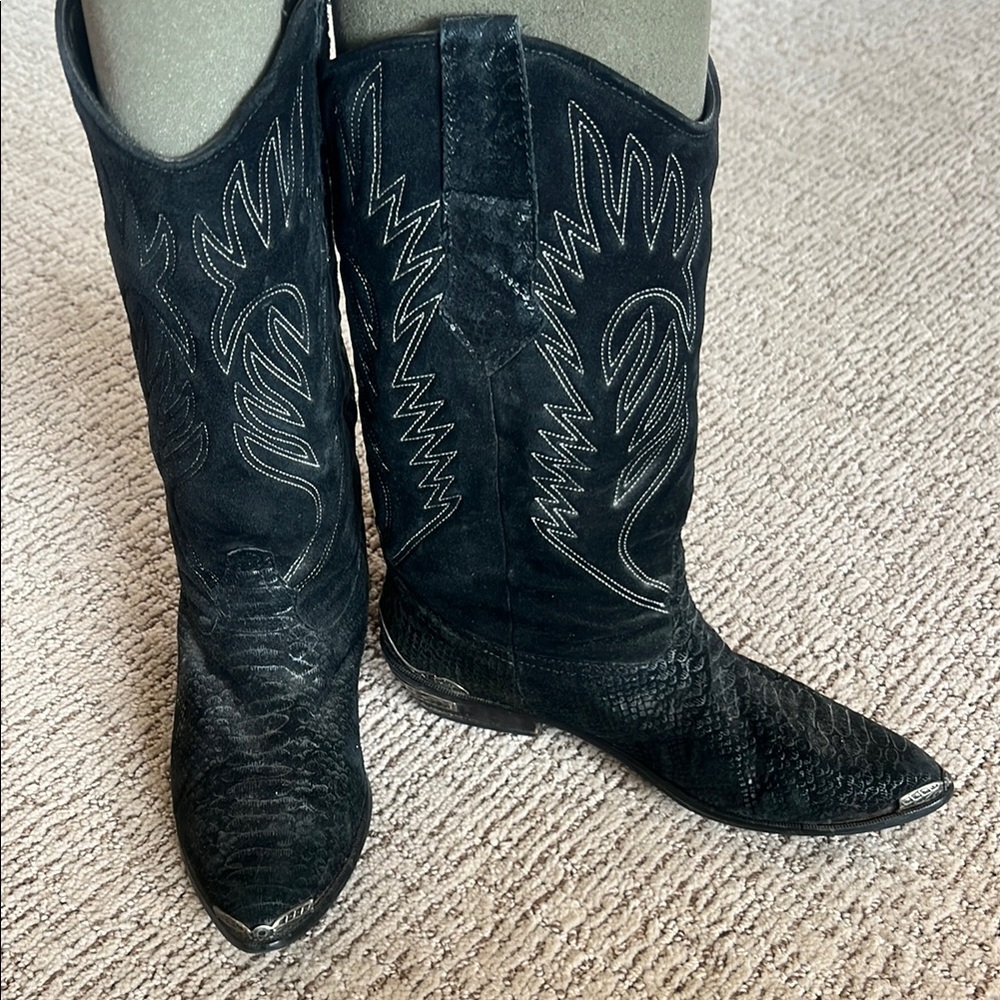 Black Cowboy Boots